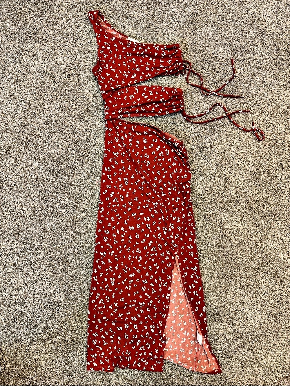 Endless Blu Ditsy Floral Criss-Cross Cutout Midi Dress Red & Pink Medium